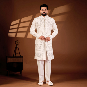 Sherwani pour homme en soie Vergo de qualité supérieure, à col mandarin, sans plis, avec motifs de panneaux architecturaux, orné de perles, idéal pour les mariages et les occasions festives - Product Image 1