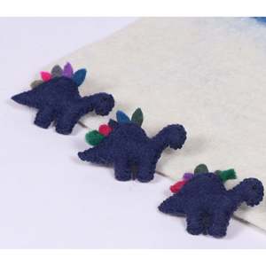 Broches en feutre de dinosaure rose à la mode faites à la main, 10 pièces par Feltandwool - Product Image 2