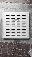 Grille de drainage routière carrée en PRV de qualité ingénierie Wave 600x600mm 5-T avec couvercle d'accès
