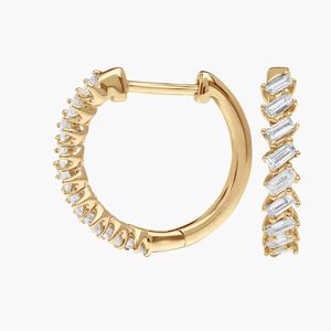 Pendientes de Aro con Diamantes Cultivados en Laboratorio de Corte Baguette de 0.5 CTW en Oro Amarillo - Product Image 1