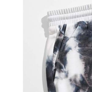 Pantalones cortos negros con efecto tie-dye para hombre, cómodos para el gimnasio, la playa y el hogar - Product Image 3