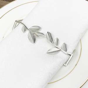 Anneaux de serviette design pour table à manger, finition premium, accessoires de table pour hôtel, restaurant et événements - Product Image 3