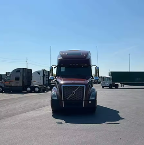 Suministro Confiable: Camión Usado Volvo VNL860 - 6x4 con Techo Elevado y Doble Cama, Modelo 2022, en Venta - Product Image 3