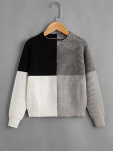 Pull en tricot torsadé pour garçon en coton biologique bleu marine uni, avec logo personnalisé, prix de gros de la meilleure qualité, provenant du Bangladesh - Product Image 5