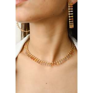 สร้อยคอทองคำ 14K ประดับด้วยแซฟไฟร์สีรุ้งแบบจุดและเส้น - Product Image 4