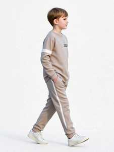 ONETEN APPAREL Conjunto Deportivo para Niños, Sudadera con Capucha Beige, Diseño Color Block, Ropa Deportiva de Invierno, Pantalones Deportivos de Spandex, Atuendo Casual para Niños - Product Image 4