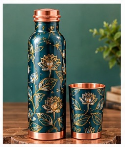 Botella de Agua de Cobre con Estampado Retro de Sol, Luna y Estrellas, con Tapa y Vaso, Ecológica y Portátil - Product Image 2
