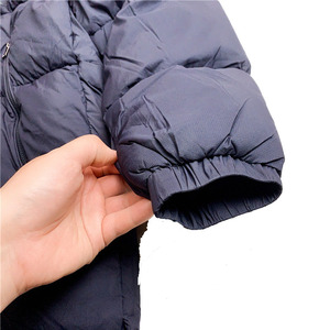 Vêtements pour femmes de haute qualité, style sportif et streetwear, vestes matelassées pour femmes, tissu doux en polyester et nylon, veste matelassée à capuche - Product Image 4