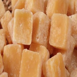 Cubes de Jaggery Indien de Qualité Supérieure pour les Rayonnages de Détail, l'Approvisionnement en Gros, la Cuisine Traditionnelle et le Marché International - Product Image 1