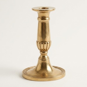 Candelabro de latón pulido de lujo hecho a mano, columna estriada, portavelas cónico para centros de mesa de boda y decoración del hogar - Product Image 1
