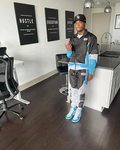 ชุดวอร์มผ้าไนลอนกันลมสำหรับผู้ชายชุดวอร์มผ้าโพลีเอสเตอร์เย็บปะแนวสตรีทชุดวอร์มแบบมีซิปสำหรับผู้ชาย - Product Image 4