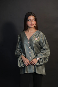 Blusa Elegante de Satén para Mujer, Bordado Floral, Cuello en V, Manga Kimono, Botones, Corte Regular, Holgada, Tejida, para Oficina, Todas las Temporadas - Product Image 2
