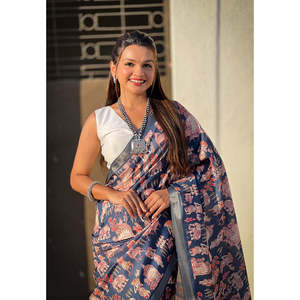 Sari en soie Tussar bleu foncé Elite Weaves imprimé avec bordure tissée en zari, écharpes et châles traditionnels 500g - Product Image 2