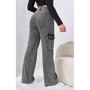 Jean cargo gris taille haute Y2K pour femme en denim extensible avec multiples poches, coupe droite, style streetwear décontracté - Product Image 5