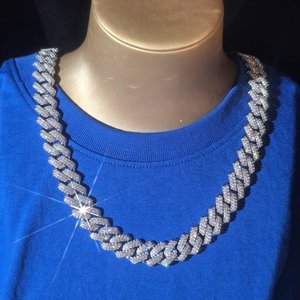 Collier Iced Cross Cuban Link en argent plaqué 925, chaîne statement unisexe, bijoux hip-hop, à porter au quotidien - Product Image 2