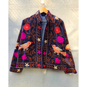 Chaqueta de terciopelo bordada con diseño floral para mujer, abrigo de invierno con diseño de pájaro, abrigo de punto mandarín para otoño y primavera, regalo para ella. - Product Image 1