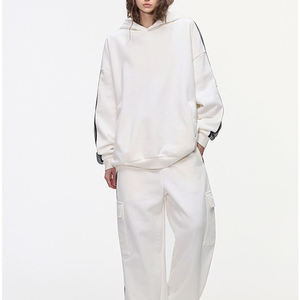 Survêtements personnalisés pour hommes et femmes, sweats à capuche épais 500 GSM 350 GSM en molleton polyester/coton brodé, et shorts amples - Product Image 5