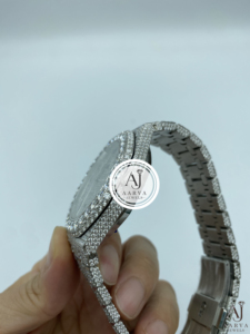 AARVA JEWELS นาฬิกากลไกหรูหรา สแตนเลสสตีล คริสตัลแซฟไฟร์ ตัวเรือนประดับเพชร 42 มม. แสดงวันที่แบบอนาล็อก สายแบบกำไลข้อมือ - Product Image 4
