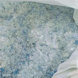Flocons de PET comme matière première pour les fibres régénérées PSF - Product Image 4