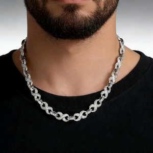 Collar de Cadena Cubana de Lujo de Alta Calidad con Diamantes de 12 mm y Cierre de Caja de Moissanita Plateada al por Mayor - Product Image 1