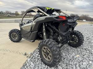 PRÊT À TRAVAILLER 2026 <span class=keywords><strong>Can</strong></span>-<span class=keywords><strong>Am</strong></span> Maverick <span class=keywords><strong>X3</strong></span> X MR TURBO RR 72 UTV - Product Image 4