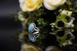 Anillo de Plata de Ley 925 Personalizado Más Vendido con Turquesa Natural de Mohave y Engaste Grueso, Regalo de Boda - Product Image 4