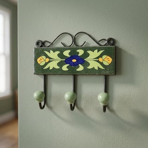 Porte-manteau mural multifonctionnel en céramique verte rustique avec rail, motif perles artistiques - Product Image 5