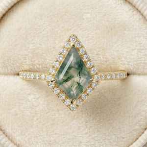 Bague de fiançailles en agate mousse taille cerf-volant, argent sterling 925 plaqué or 14 carats, halo de pierres précieuses vertes naturelles, certifiée IGI, style Art Déco - Product Image 1