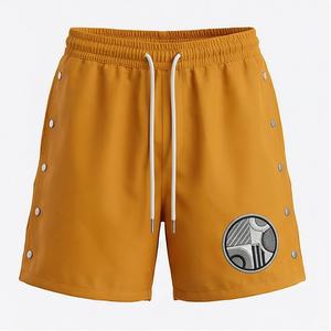 Pantalones Cortos Deportivos de Poliéster y Spandex con Logotipo Personalizado de Alta Calidad, Cortavientos de Nailon con Botones Laterales, Ropa Deportiva Transpirable Premium - Product Image 1