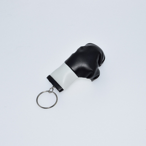Porte-clés en cuir miniature personnalisé, sur mesure, pour événements sportifs, souvenir promotionnel. - Product Image 3