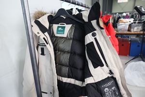 Yoursup Chaqueta Acolchada de Plumas de Pato y Ganso Coreanas Auténticas Usadas, Fardo de 100 kg, Video Verificado Transparente, Venta al por Mayor Ukay, En Stock - Product Image 5