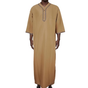 Thobe pour homme le plus vendu, Thawb ethnique Khamis, Thobe arabe islamique de qualité supérieure, bon prix, respirant, en coton personnalisé, Thobes omanais pour homme - Product Image 1
