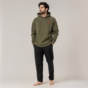 Diseño transpirable, cómodo y flexible para entrenamiento en el gimnasio. Chándal para hombre, ropa deportiva premium, tela suave y ligera. - Product Image 4