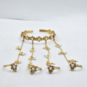 Lo último en tendencia: aretes hechos a mano con diseño de flor en latón chapado en oro antiguo, Hathfool, para mujeres y niñas. - Product Image 2