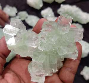 Cristal de Apofilita Verde Natural, Clúster de Minerales, Espécimen de Cristal Premium para Coleccionistas de Minerales, Decoración de Interiores - Product Image 2
