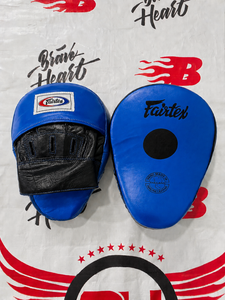 นวมซ้อมมวยหนังแท้ Fairtex สำหรับการฝึกซ้อมระดับมืออาชีพและการฝึกต่อยมวย น้ำหนักเบา สำหรับฝึกเตะ - Product Image 3