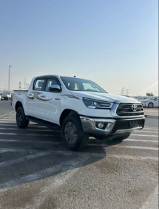 Toyota Hilux 2.7L Gasolina, Modelo 2025, Usada, de Alta Calidad, Perfecta, Lista para Usar, con Garantía de 3 Años, Lista para GCC - Product Image 1