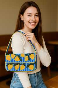 Sac à main rectangulaire fait main lavable avec broderie en polyester motif citron jaune sur fond bleu - Product Image 3