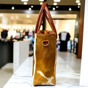 Bolso Tote de Piel con Pelo, Último Diseño, Todos los Colores, a la Moda, para Mujer, Calidad Premium, Precio Económico, Duradero y Suave - Product Image 1