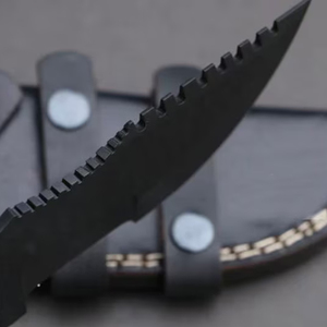 Couteau Tracker en acier D2 avec revêtement noir, manche en Micarta et étui en cuir - Product Image 4