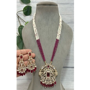 Magnifique ensemble de collier et pendentif ethnique en moissanite plaqué or de qualité supérieure, orné de perles Polki Kundan, idéal pour les mariages et les soirées, pour femme. - Product Image 1