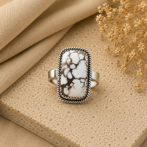 Bague en argent turquoise motif cheval sauvage, faite à la main, style bohème du Sud-ouest, bijou pour femme, bague statement, cadeau cheval turquoise - Product Image 5
