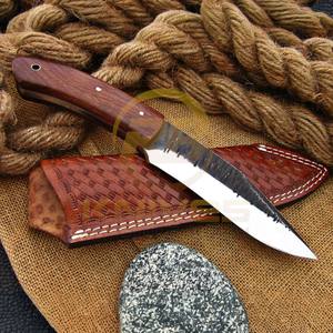 Cuchillo de hoja fija forjado a mano con mango de madera, cuchillo de supervivencia para bushcraft con funda. - Product Image 5