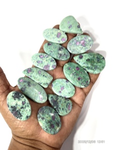 Rubis Fuchsite Naturel, Pierre Précieuse Non Montée, Cabochon, Formes et Tailles Variées, 20 à 30 mm environ - Product Image 4