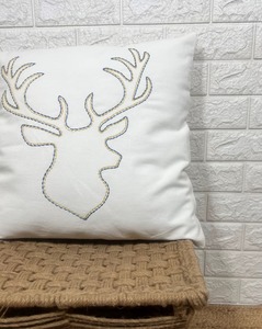 Housse de coussin décorative en forme de renne blanc, en laine jacquard vintage, pour canapé et lit - Product Image 1