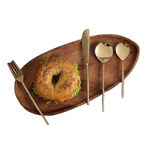 Juego de cubiertos dorados decorativos con diseño moderno para restaurantes, hoteles y hogar, vajilla hecha a mano de La India - Product Image 1