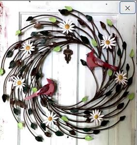 Corona de metal rústica con pájaros rojos y flores de margarita, decoración de pared hecha a mano, forma redonda, sin iluminación - Product Image 1
