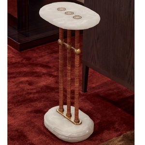 Mesa de Cóctel de Aluminio de Alta Calidad, Mueble de Primera Calidad con Detalles Metálicos, Mesa Auxiliar para el Hogar, Hotel, Vino y Bebidas, en Latón - Product Image 1