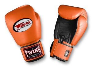 Gants de boxe Muay Thai personnalisés pour la revente, fournis directement par l'usine, pour l'entraînement professionnel et la compétition, avec sangles de maintien pour la gym. - Product Image 4