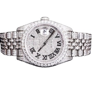 Reloj de Diamantes de Acero Inoxidable Plateado de Alta Demanda con Detalles de Cristal y Correa de Acero Inoxidable Disponible para Exportación - Product Image 3